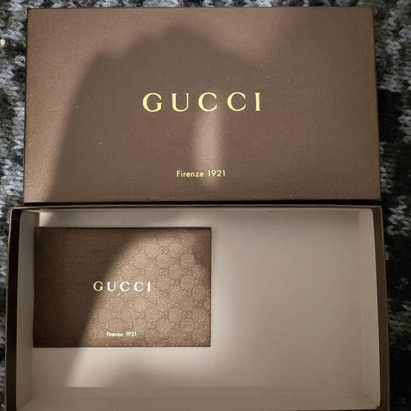 Authentic Gucci Wallet - Picture 2 of 6